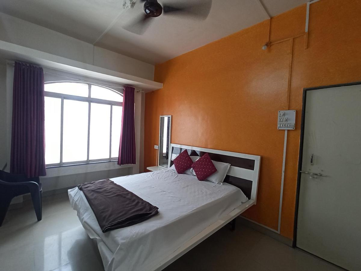 Malwade Motels Pune Exterior photo
